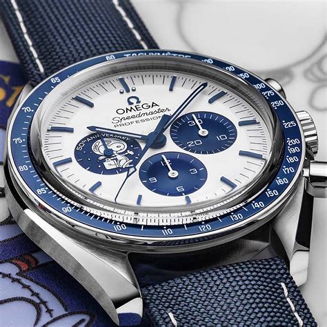 omega speedmaster silver Snoopy award 50th anniversary